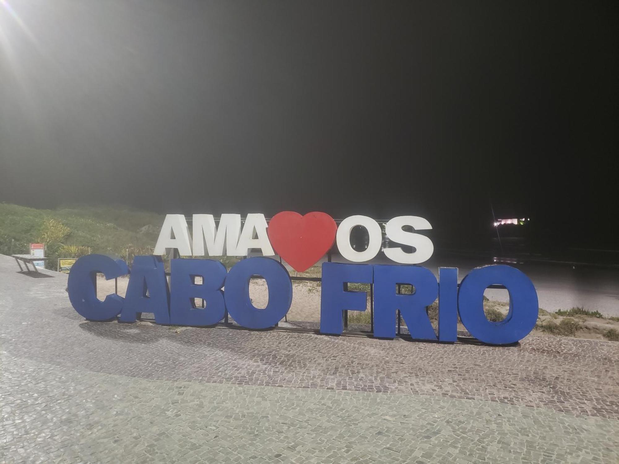 Apto Cabo Frio Rj Mobiliado Ha 170 Metros Da Praia Do Forte Com Wi-Fi E Garagem Coberta Exterior photo